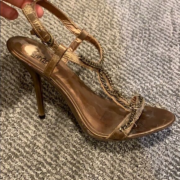 Carlos Santana Gold Heel with Chain - Size 7.5 - Picture 2 of 2